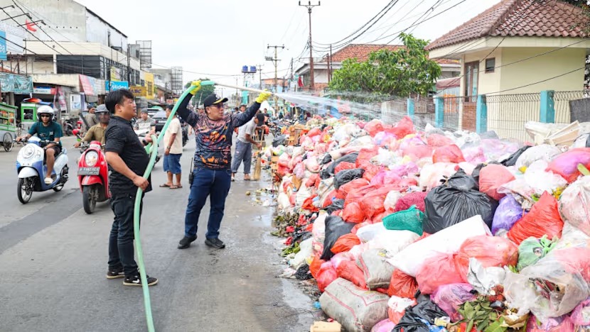 Sampah di Serpong