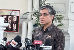 Menteri Ketenagakerjaan Yassierli saat memberikan keterangan pers di Istana Merdeka usai bertemu Presiden Prabowo Subianto