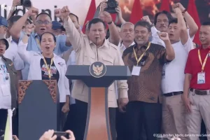 Presiden Prabowo Subianto saat memberikan keterangan pers mengenai penandatanganan Perpres perlindungan pekerja transportasi online dan kesejahteraan nelayan di Istana Negara.