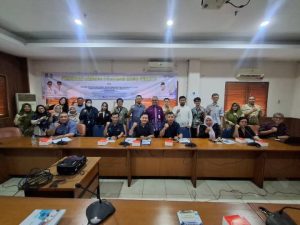 Kepala Disnaker Kota Tangerang, Ujang Hendra Gunawan, saat memberikan arahan dalam forum pembinaan lembaga pelatihan kerja di Kota Tangerang.