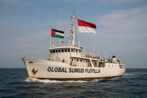 Dokumentasi dokumenter aktivitas kapal kemanusiaan Global Sumud Flotilla 2.0 saat dicegat armada militer Israel di perairan internasional barat Siprus.