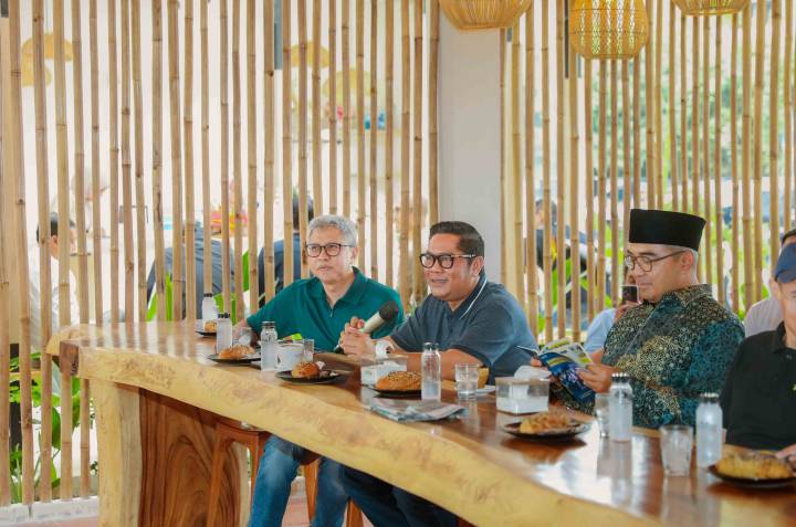 Wakil Wali Kota Tangerang H. Maryono Hasan saat memantau atmosfer garis finis dan menyapa para pelari di ajang Bandoeng 10K 2026.