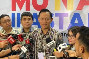 Menko Bidang Infrastruktur dan Pembangunan Kewilayahan Agus Harimurti Yudhoyono (AHY) saat memberikan keterangan pers kepada media terkait krisis listrik di Sumatera.