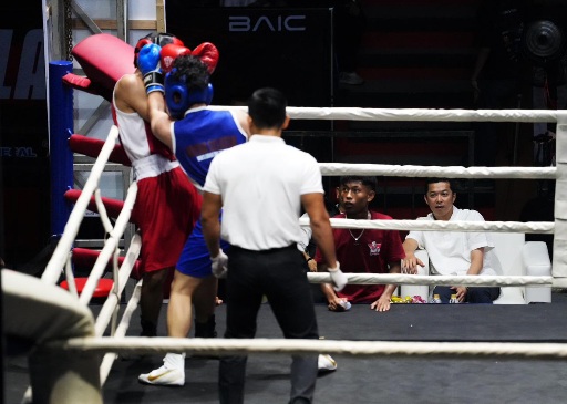 Wamenpora Taufik Hidayat saat memberikan arahan mengenai pentingnya sportivitas kepada para pelajar di GOR Bulungan Jakarta.