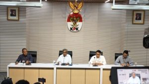 Foto Ketua KPK Setyo Budiyanto memberikan keterangan pers mengenai penahanan delapan pejabat Kementerian Imipas terkait kasus korupsi.