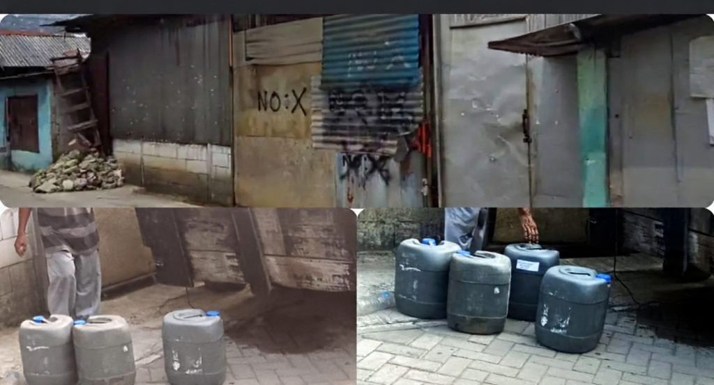 Tampak depan bangunan tertutup tanpa papan nama di kawasan Pasar Kemis RT 07/RW 06 yang diduga menjadi lokasi usaha pelapisan logam chrome ilegal.