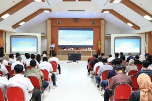 ali Kota Tangerang Sachrudin menyampaikan pengarahan dalam sosialisasi e-purchasing metode mini kompetisi sektor konstruksi di Gedung Puspem Kota Tangerang.