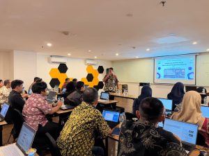Kepala Bapenda Kota Tangerang Kiki Wibhawa memberikan memaparkan pentingnya pajak daerah bagi PAD.