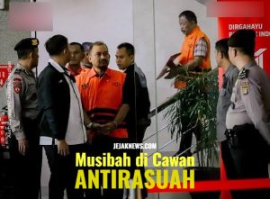 Bupati Pemalang Anom Widiyantoro menggunakan rompi tahanan oranye setelah OTT KPK.
