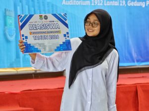 Pemerintah Kabupaten Tangerang merealisasikan pembiayaan penuh komponen akademik bagi 17 anak daerah berprestasi dari basis keluarga prasejahtera.