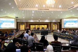 Suasana sosialisasi implementasi SIMBG oleh Pemkot Tangerang bersama para pelaku usaha di Ruang Akhlakul Karimah.