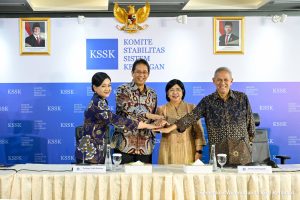 Menteri Keuangan Purbaya Yudhi Sadewa saat memberikan pemaparan dalam konferensi pers bersama jajaran anggota KSSK di Jakarta.